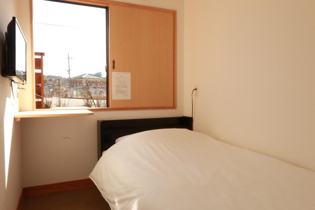 Готель Simple Sleep 個室カプセル Хітойоші Екстер'єр фото